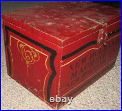 Antique New Holland Machine Co. Pennsylvania Painted Softwood Tool Chest Box