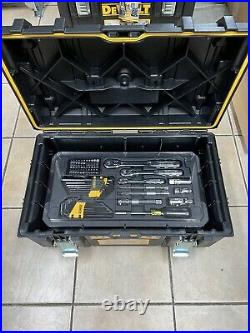 DeWalt Mechanics Tool Set (226-Piece) with TOUGHSYSTEM 22 in. Medium Tool Box