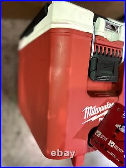 Milwaukee 16 Quart Packout Compact Cooler and 15 Tote Combo