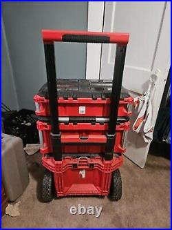 Milwaukee 3 set of stackable totes with wheels